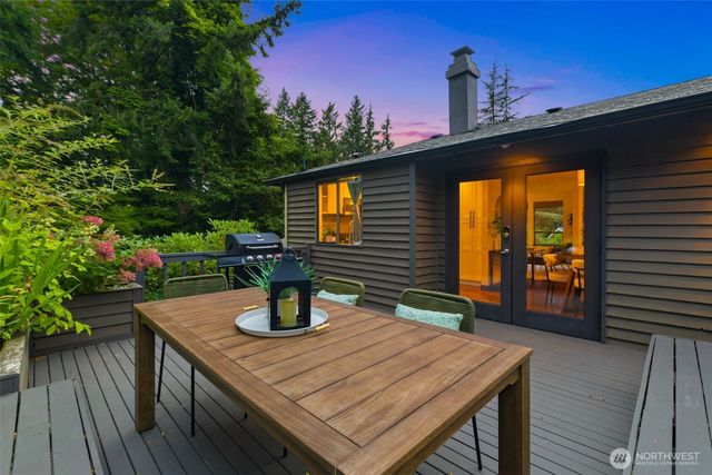 21803 NE 17th Court, Sammamish, WA 98074