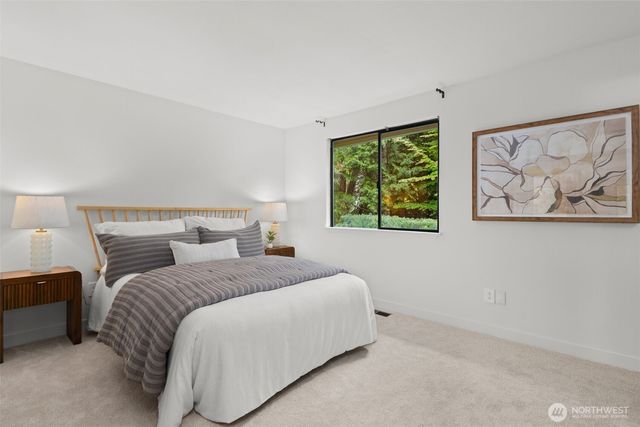 21803 NE 17th Court, Sammamish, WA 98074