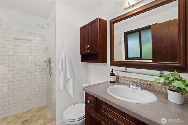21803 NE 17th Court, Sammamish, WA 98074