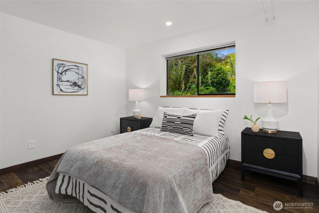 21803 NE 17th Court, Sammamish, WA 98074