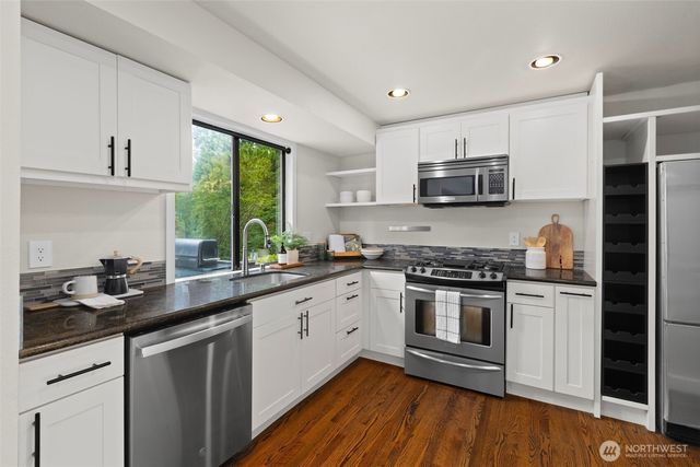 21803 NE 17th Court, Sammamish, WA 98074