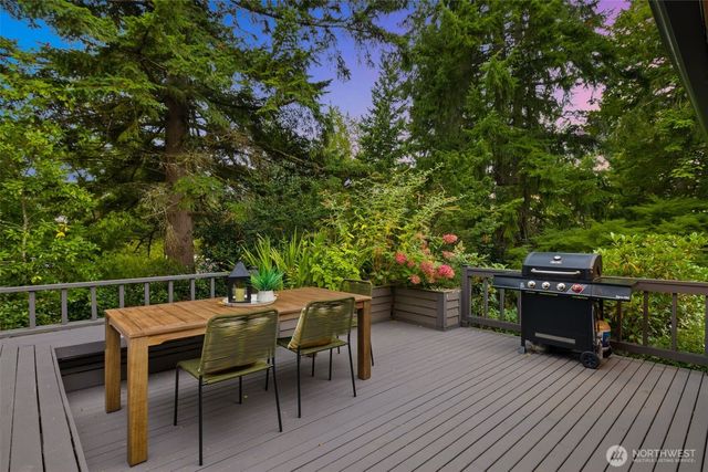 21803 NE 17th Court, Sammamish, WA 98074
