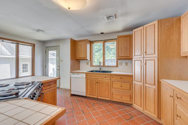 5 WOODLAND AVE, Medford, NJ 08055