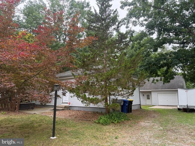 5 WOODLAND AVE, Medford, NJ 08055