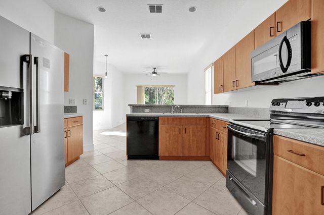 118 NW Pleasant Grove Way, Port St Lucie, FL 34986