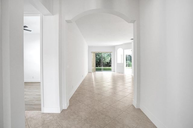 118 NW Pleasant Grove Way, Port St Lucie, FL 34986