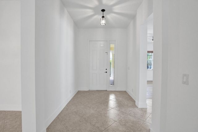 118 NW Pleasant Grove Way, Port St Lucie, FL 34986