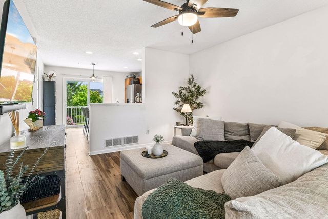 3117 Clover Ridge Drive, Chaska, MN 55318
