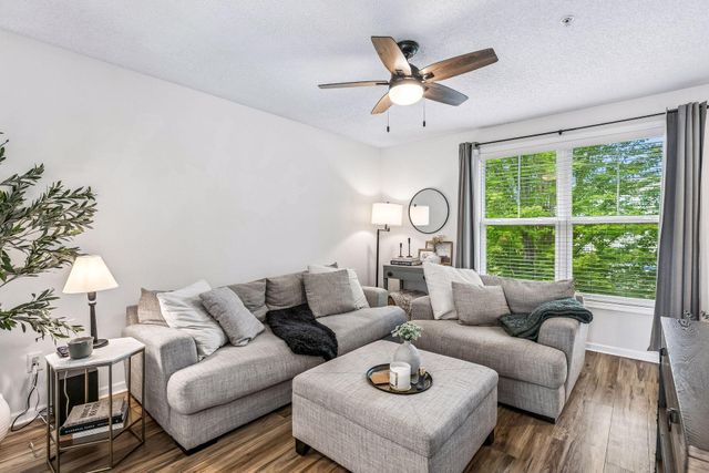 3117 Clover Ridge Drive, Chaska, MN 55318