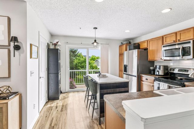 3117 Clover Ridge Drive, Chaska, MN 55318