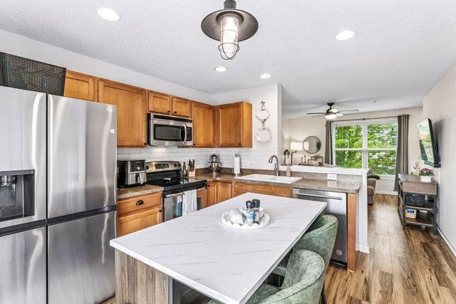 3117 Clover Ridge Drive, Chaska, MN 55318