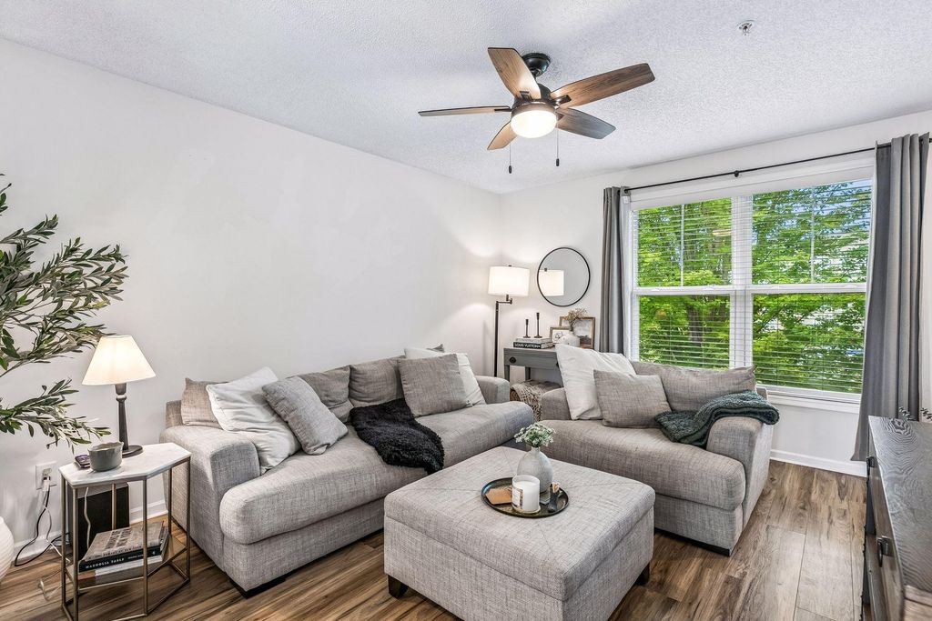 3117 Clover Ridge Drive, Chaska, MN 55318 — photo 2