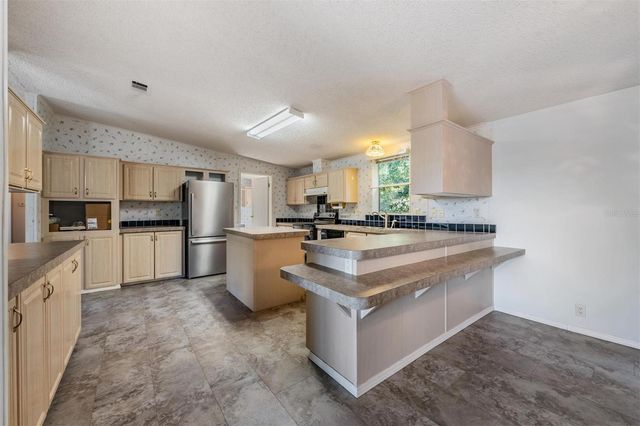 28200 OLD TRILBY ROAD, Brooksville, FL 34602