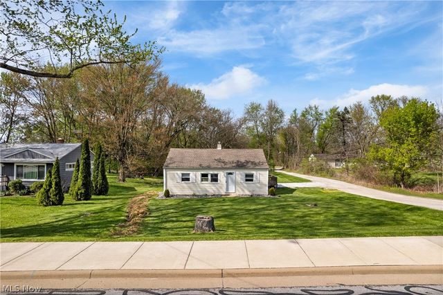 625 Moore Road, Akron, OH 44319