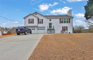 210 Meadow View Drive, Grayson, GA 30017
