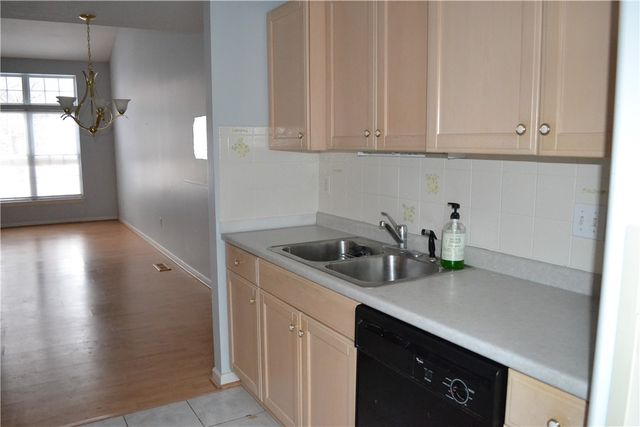 24 Amberwood Place, Greece, NY 14626