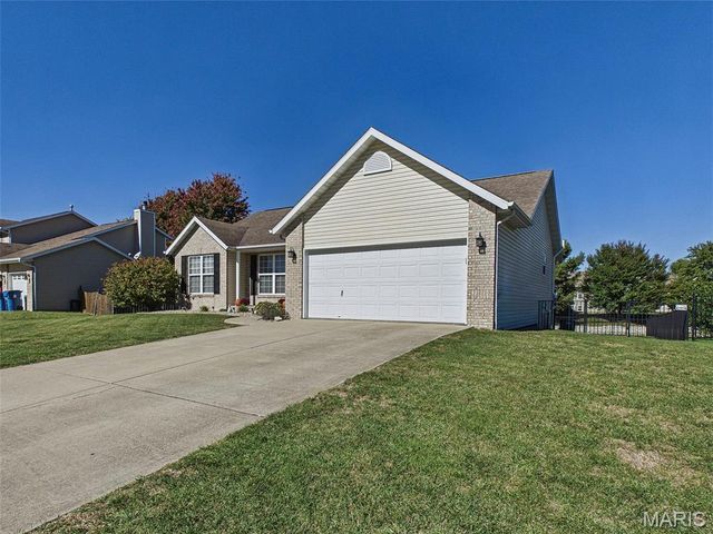 115 Shadowbrooke, Troy, IL 62294