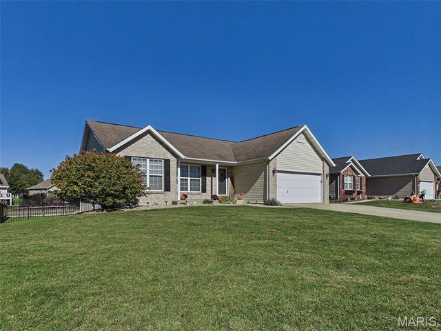 115 Shadowbrooke, Troy, IL 62294