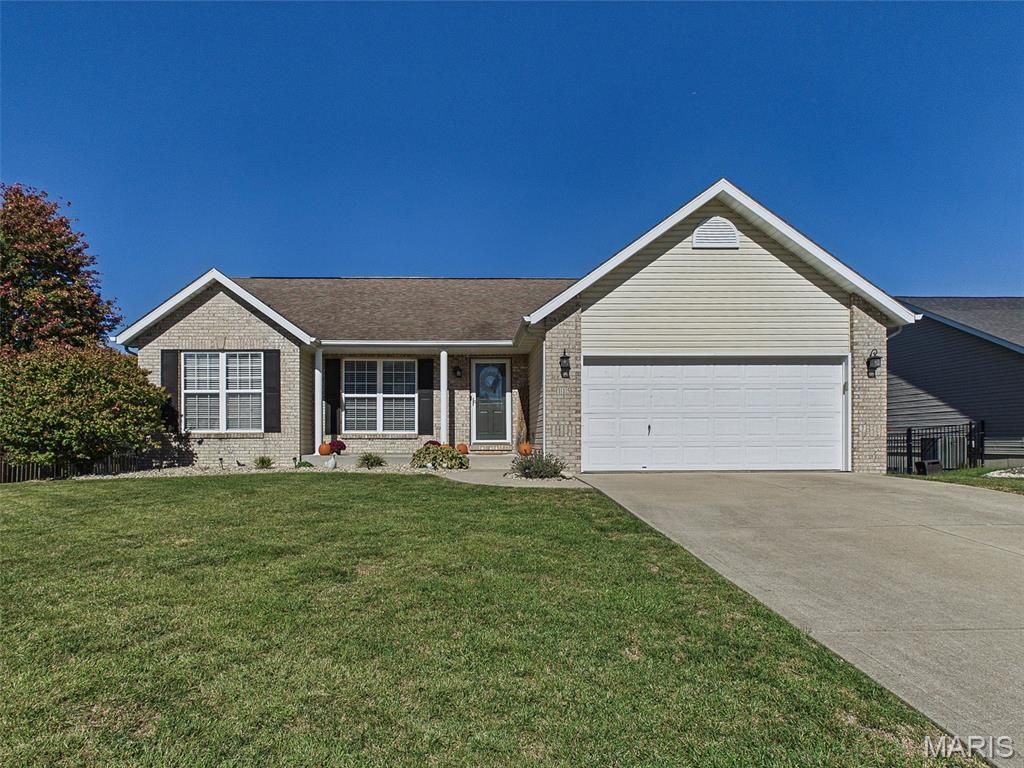 115 Shadowbrooke, Troy, IL 62294