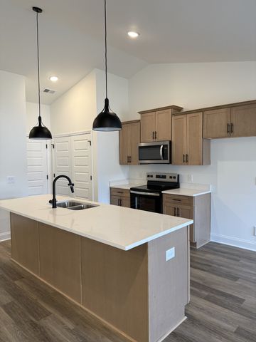 2092 Melanie Dr, Springfield, TN 37172