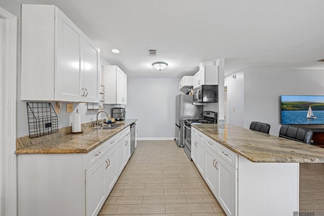 7470 Linda Lee Dr, Denham Springs, LA 70706