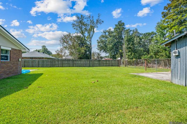 7470 Linda Lee Dr, Denham Springs, LA 70706