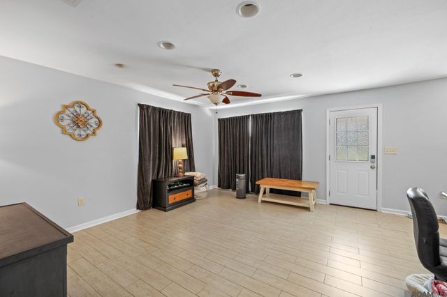 7470 Linda Lee Dr, Denham Springs, LA 70706