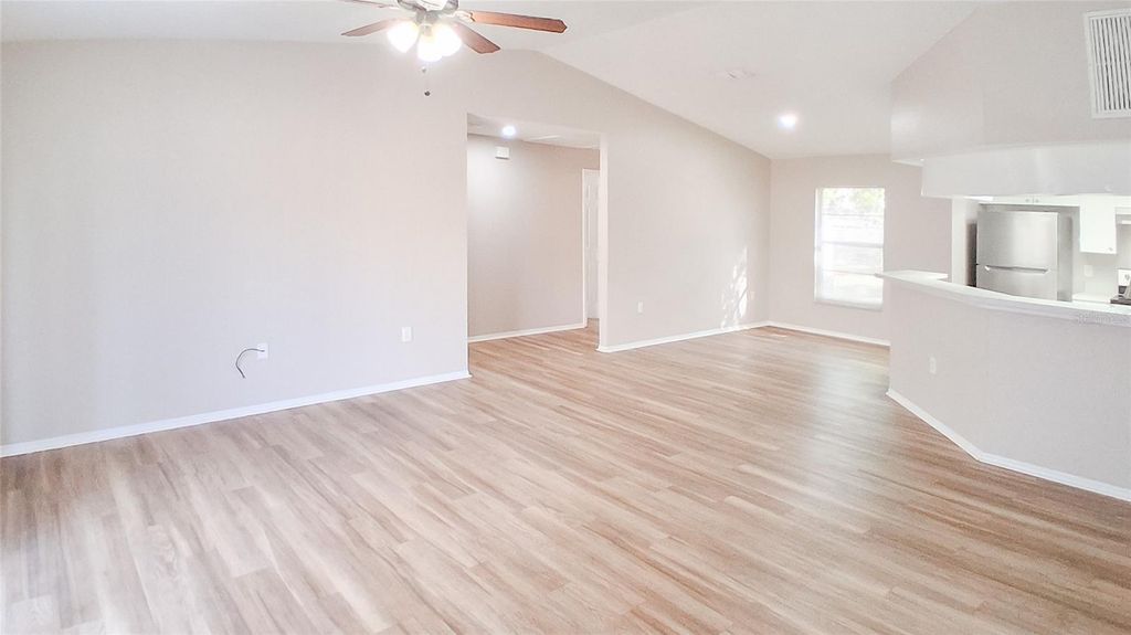 Image 2 of property listing at 4311 THONOTOSASSA AVENUE, Tampa, FL 33610