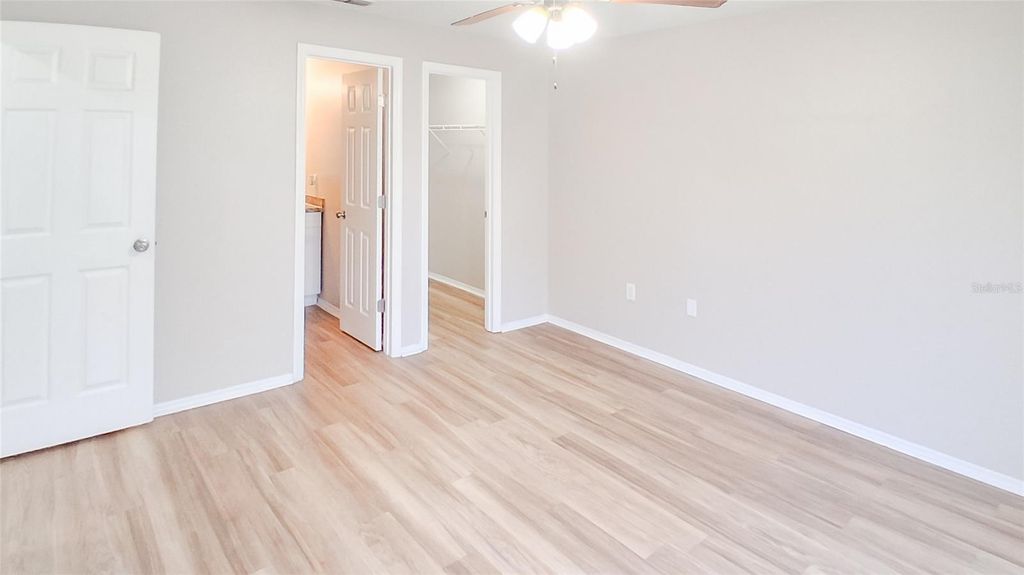 Image 7 of property listing at 4311 THONOTOSASSA AVENUE, Tampa, FL 33610