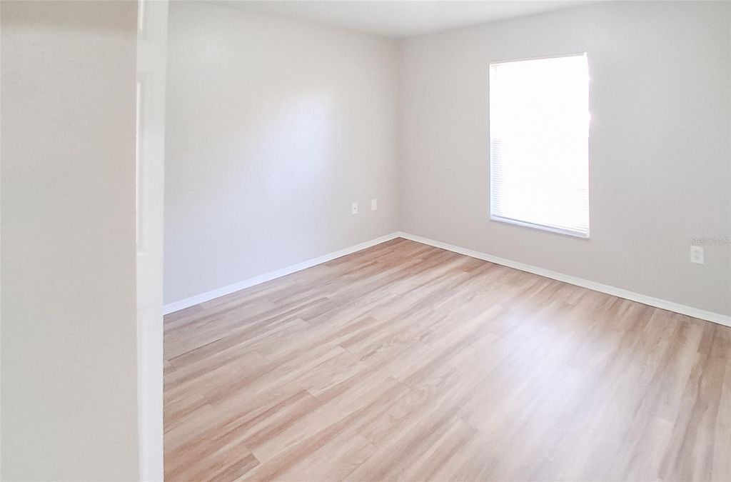 Image 10 of property listing at 4311 THONOTOSASSA AVENUE, Tampa, FL 33610