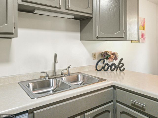 1977 Gold Trail A, Eagan, MN 55122