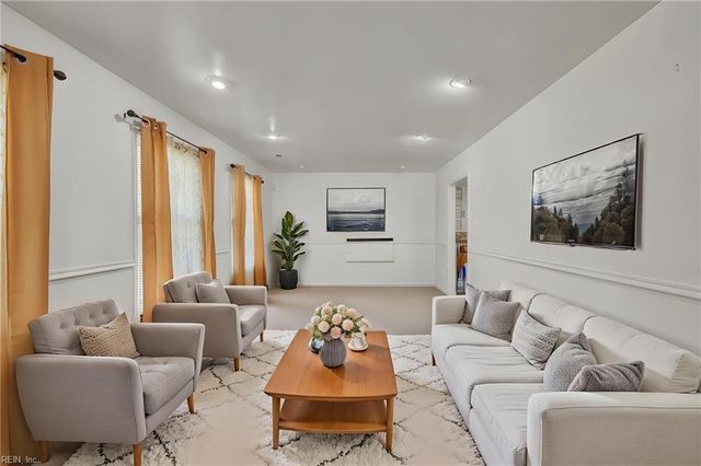 101 Hazelwood CT, Newport News, VA 23608