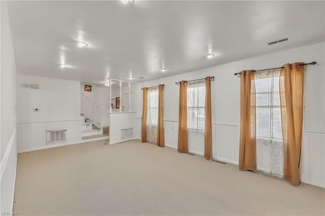 101 Hazelwood CT, Newport News, VA 23608