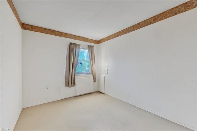 101 Hazelwood CT, Newport News, VA 23608