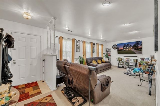 101 Hazelwood CT, Newport News, VA 23608