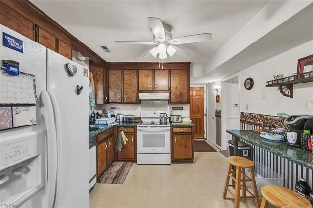 101 Hazelwood CT, Newport News, VA 23608