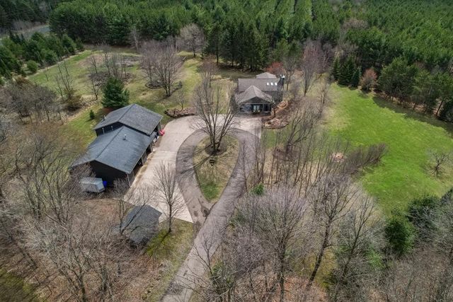 1549 Twin Springs Road, Houlton, WI 54082