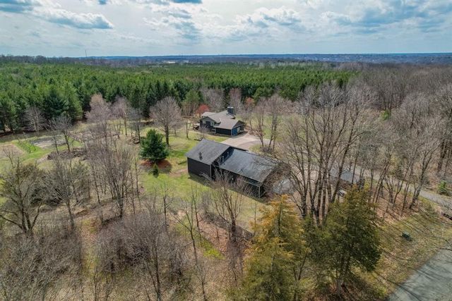 1549 Twin Springs Road, Houlton, WI 54082