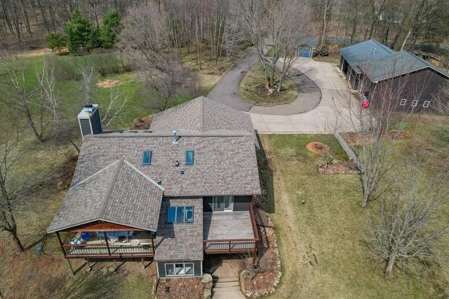 1549 Twin Springs Road, Houlton, WI 54082