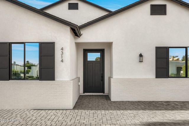 4314 E GLENROSA Avenue, Phoenix, AZ 85018