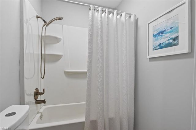 639 Red Horse LN, Virginia Beach, VA 23462