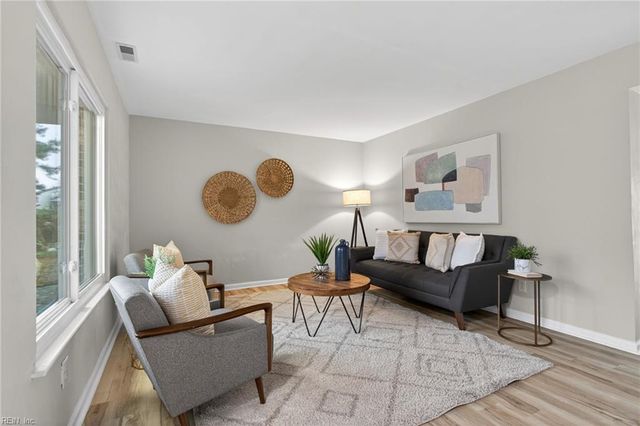 639 Red Horse LN, Virginia Beach, VA 23462