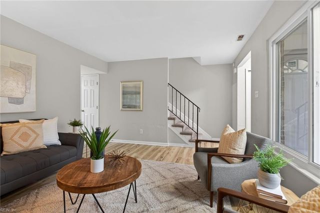 639 Red Horse LN, Virginia Beach, VA 23462