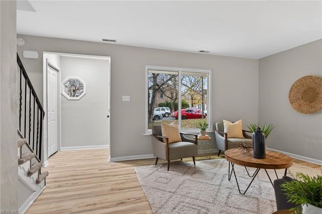 639 Red Horse LN, Virginia Beach, VA 23462