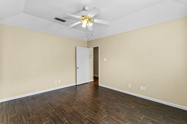 412 Dakota Drive, Joshua, TX 76058