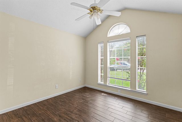 412 Dakota Drive, Joshua, TX 76058