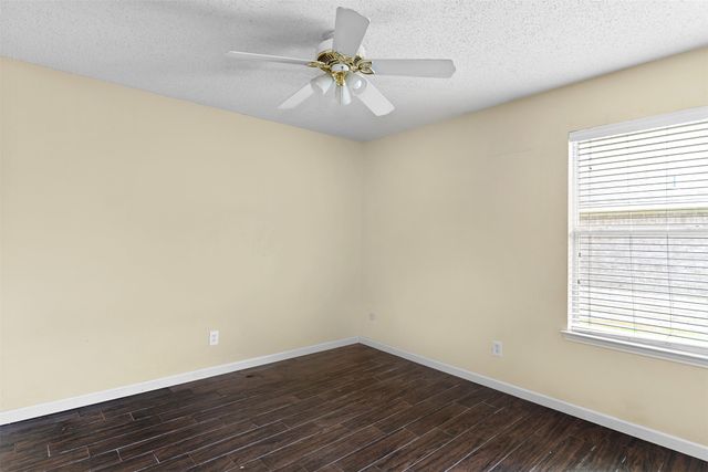 412 Dakota Drive, Joshua, TX 76058
