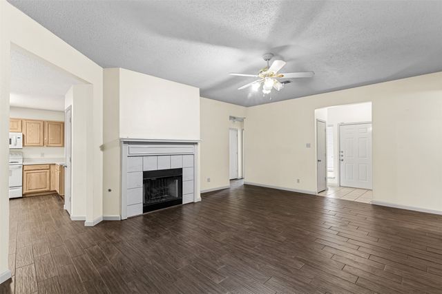 412 Dakota Drive, Joshua, TX 76058