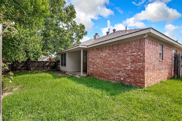 412 Dakota Drive, Joshua, TX 76058