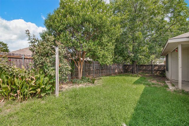 412 Dakota Drive, Joshua, TX 76058